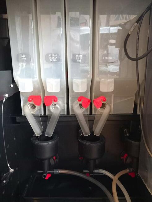 Oddam za darmo automat do gorących napojów