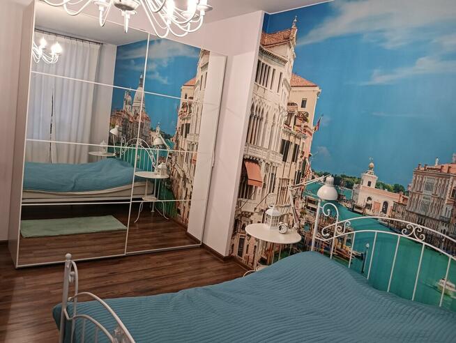 Szafa Pax IKEA lustrzana z drzwiami przesuwanymi +6 koszyków