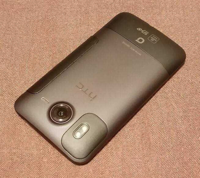 Telefon HTC Desire HD.