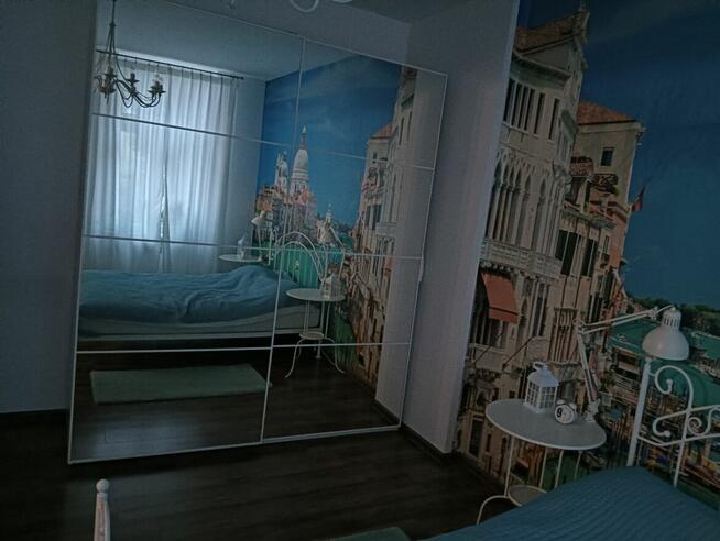 Szafa Pax IKEA lustrzana z drzwiami przesuwanymi +6 koszyków