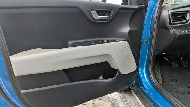 Kia Stonic Wersja L / Salon PL / Gwarancja do 2030 / FVAT 23 / Kamera / 5 MT