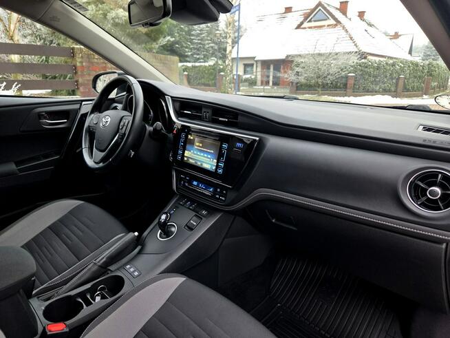 Toyota Auris Touring 1.8 Hybrid 136KM 2017r Kamera, Grzane Fotele, Niski Przebieg
