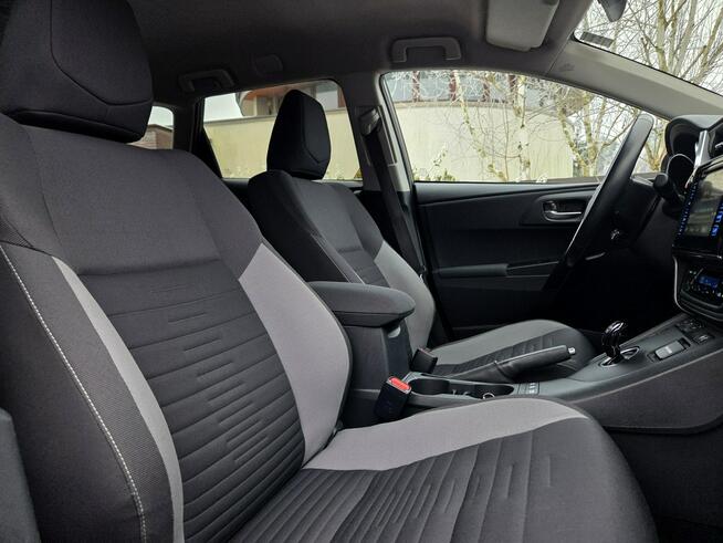 Toyota Auris Touring 1.8 Hybrid 136KM 2017r Kamera, Grzane Fotele, Niski Przebieg