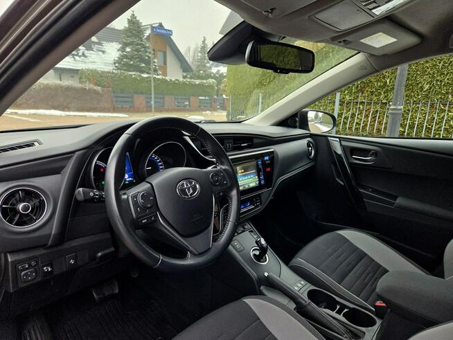 Toyota Auris Touring 1.8 Hybrid 136KM 2017r Kamera, Grzane Fotele, Niski Przebieg