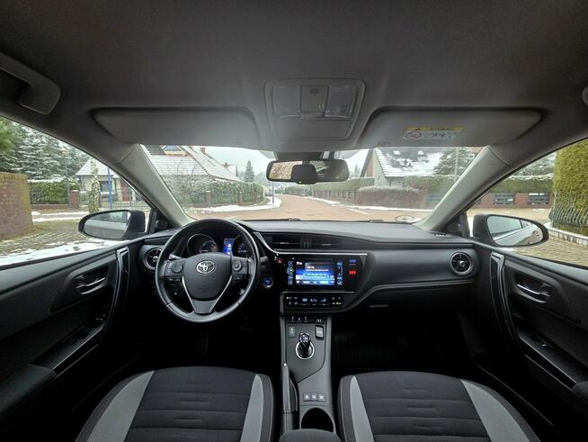 Toyota Auris Touring 1.8 Hybrid 136KM 2017r Kamera, Grzane Fotele, Niski Przebieg