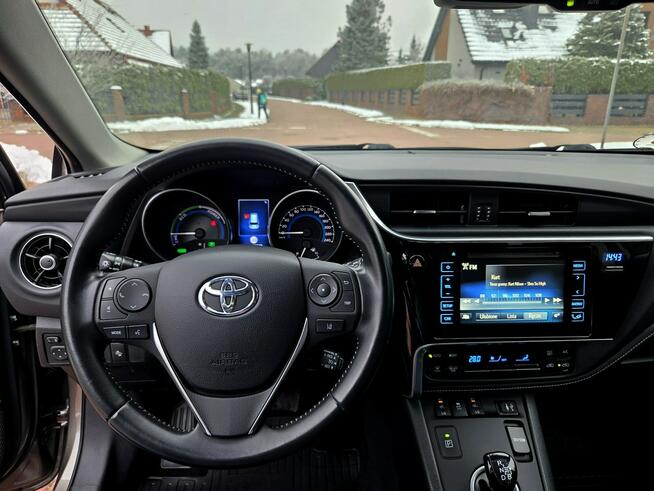 Toyota Auris Touring 1.8 Hybrid 136KM 2017r Kamera, Grzane Fotele, Niski Przebieg