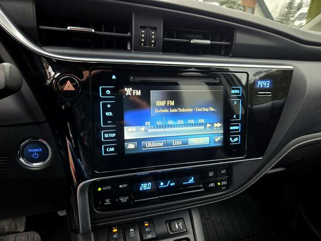 Toyota Auris Touring 1.8 Hybrid 136KM 2017r Kamera, Grzane Fotele, Niski Przebieg