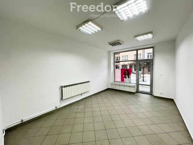 Atrakcyjny przestronny lokal w Centrum + parking