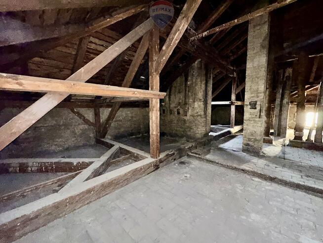 Całe piętro w reprezentacyjnej kamienicy | Centrum