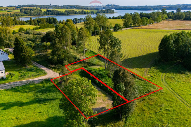 Wyjątkowa działka nad jeziorem, Przejma Mała