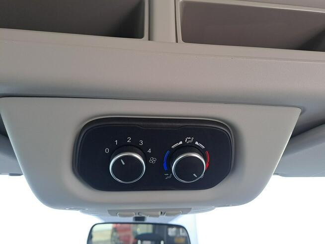 Ford Transit 2,0EcoBlue 130KM 9-osób L3H2 Trend gwarancja ME83625