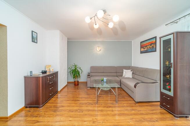 Dwa domy w cenie jednego - do zamieszkania - nad jeziorem - Brudnów