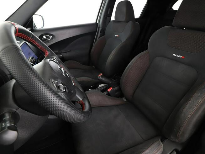 Nissan Juke alcantara klima auto kamera i czujniki parkowania