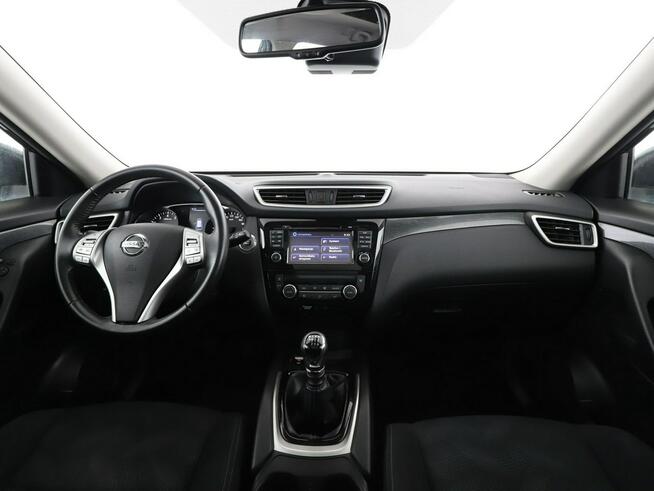 Nissan X-Trail Panorama Relingi Navi Czujniki parkowania Klimatyzacja Podgrzewane fot