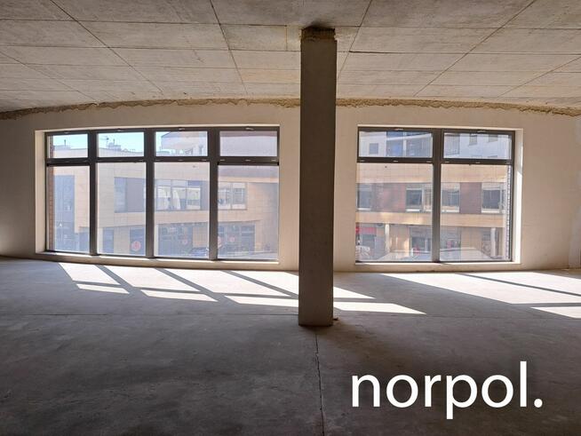 Lokal usługowo-handlowo-biurowy w reprezentacyjnym apartamentowcu, os. Ruczaj