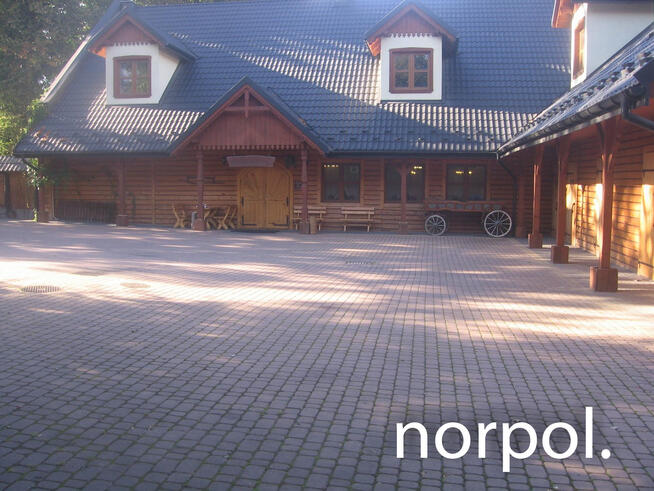 Do wynajęcia lokale 375m2, 155m2 i 100m2 -> 30zł/m2, budynek handlowo-usługowy