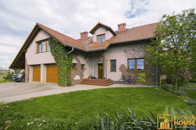 Dom Ciepielowice gm. Dąbrowa, Magnolii