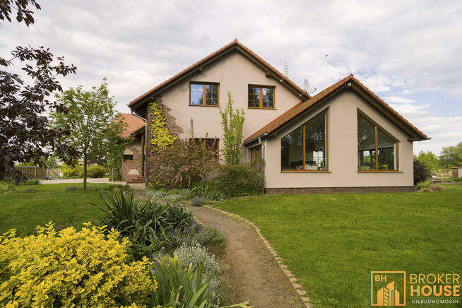 Dom Ciepielowice gm. Dąbrowa, Magnolii