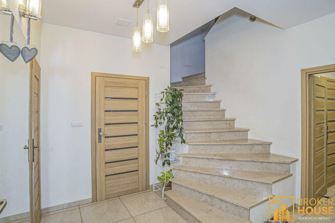 Dom Ciepielowice gm. Dąbrowa, Magnolii