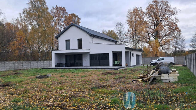 Dom Wiązowna, Dobra