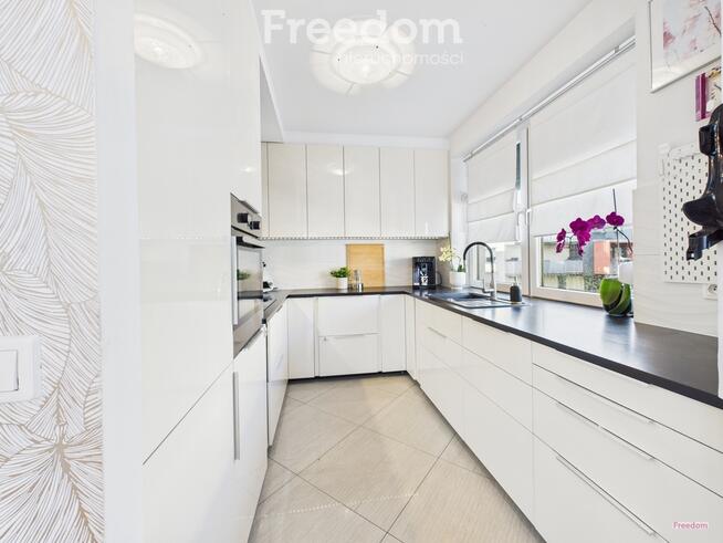 Przestronne 2 poziomy z balkonem