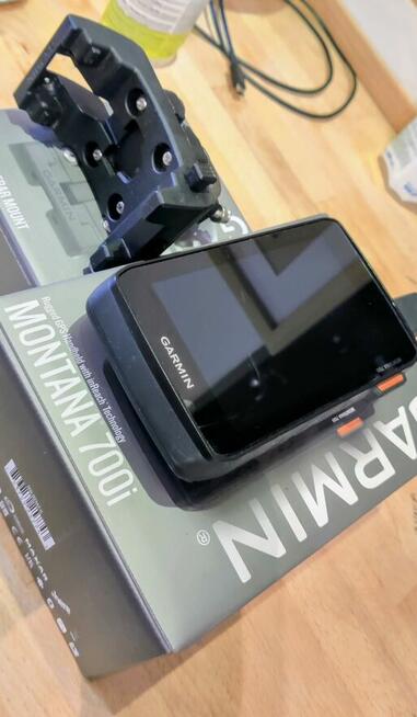 Garmin Montana 700i + uchwyt rowerowy