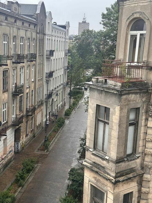 Nietuzinkowe mieszkanie na strychu- ul. Próchnika