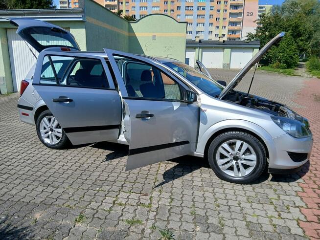 astra combi 2009/1.4 łancuszek+GAZ klima dziala długie opła