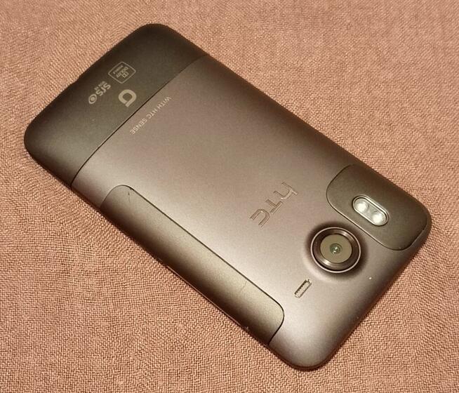 Telefon HTC Desire HD.