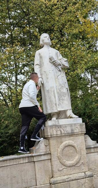 Poznam PARĘ MAŁŻEŃSTWO latex hunter