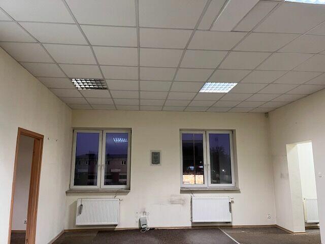 LOKAL BIUROWO-USŁUGOWY - 90m2