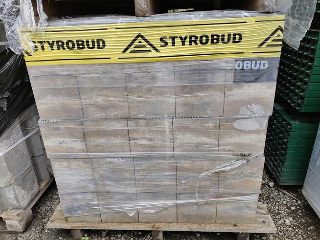 pustaki ogrodzeniowe Front ogrodzenia Styrobud