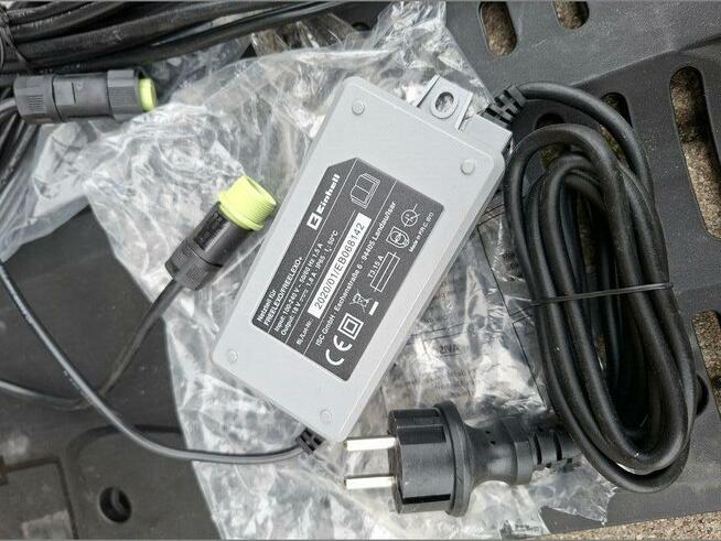 Baza stacja ładowania z bolcami do robota koszącego Einhell