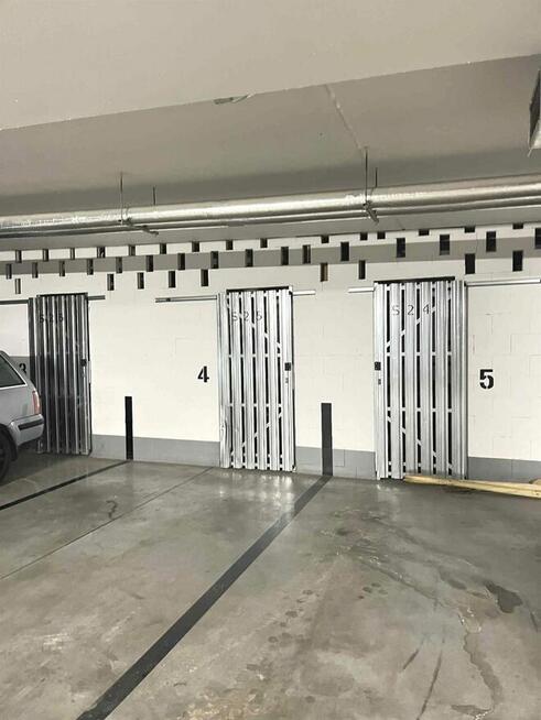 Miejsce parkingowe z komórką Sosnowy Las, Strzałowa, Toruń