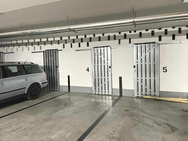 Miejsce parkingowe z komórką Sosnowy Las, Strzałowa, Toruń