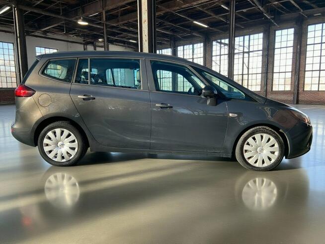 Opel Zafira Bezwypadkowy Hak ładny zadbany EURO 6