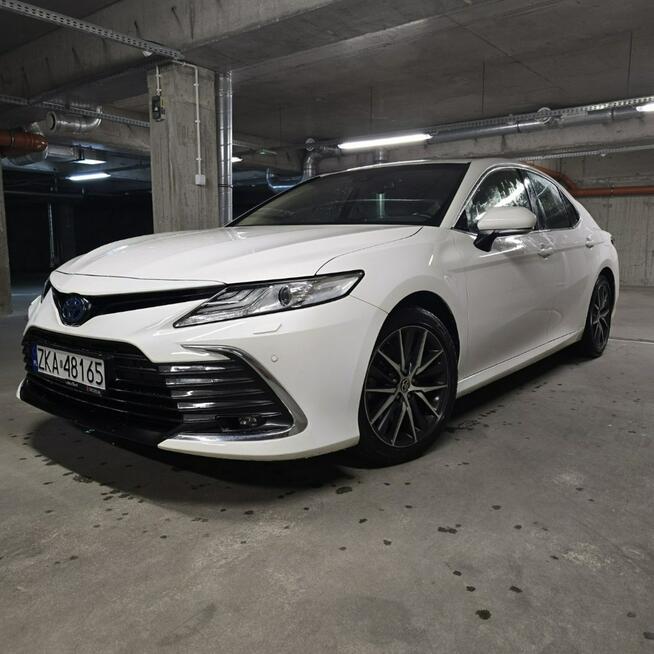 Camry 2,5 Hybrid EXECUTIVE 33tys km przebiegu JAK NOWE
