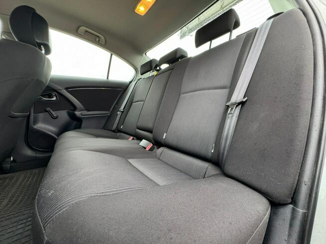 Toyota Avensis Automatyczna Klimatyzacja / Podgrzewane Fotele / Ksenon / FV Marża