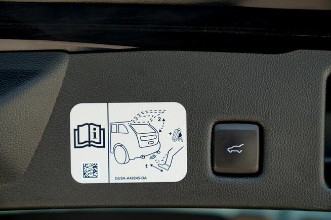 Ford Kuga VIGNALE skóra Nawi FUL LED el.klapa ACC 4x4 B&Q grzane fotele i kanapa