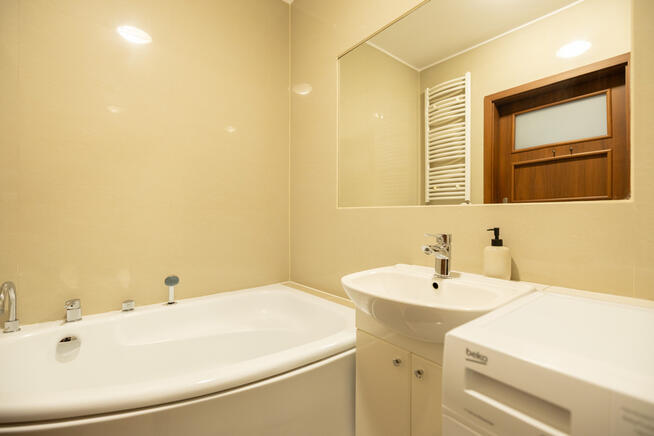 Mieszkanie dwu pokojowe z balkonem | ul. Główna