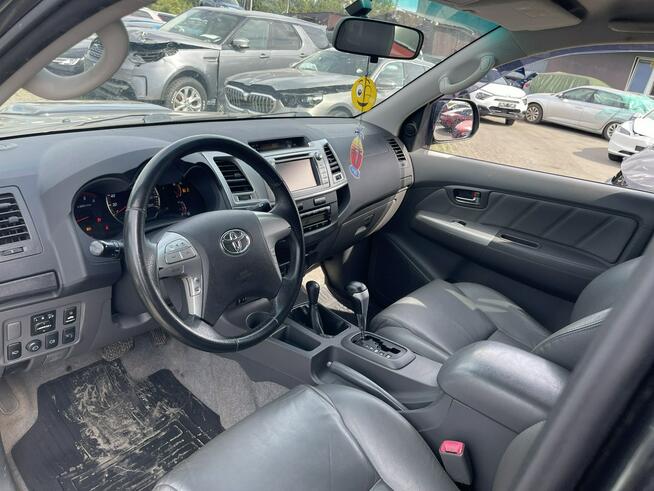 Toyota Hilux Exclusive 4x4 Skóra Klimatronik Podgrzewanie Hak 171KM