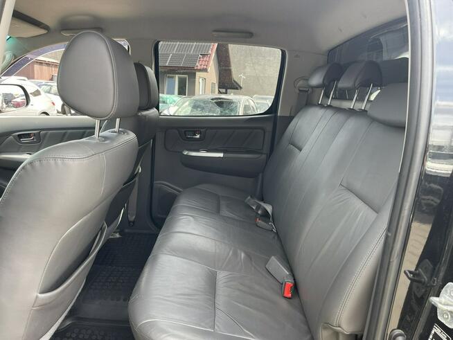 Toyota Hilux Exclusive 4x4 Skóra Klimatronik Podgrzewanie Hak 171KM