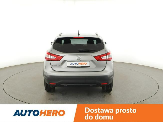 Nissan Qashqai navi klima auto kamera i czujniki parkowania grzane fotele
