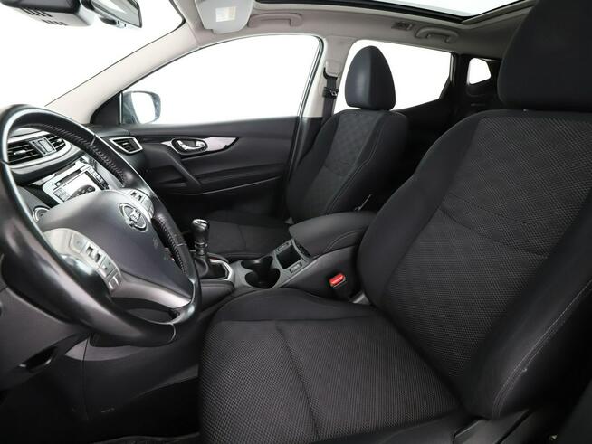 Nissan Qashqai navi klima auto kamera i czujniki parkowania grzane fotele
