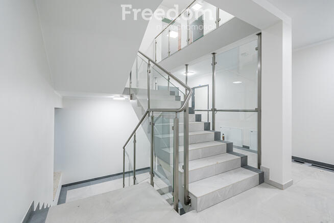 Nowoczesny lokal użytkowy w sercu Łomianek