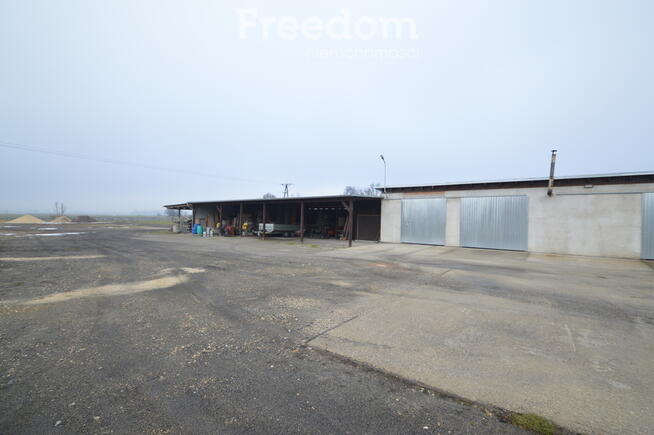 Działka z utwardzonym placem pod branże budowlaną