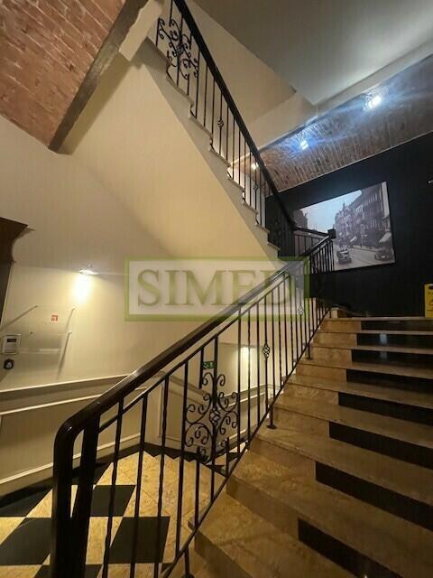 Odrestaurowana kamienica biurowa w Centrum