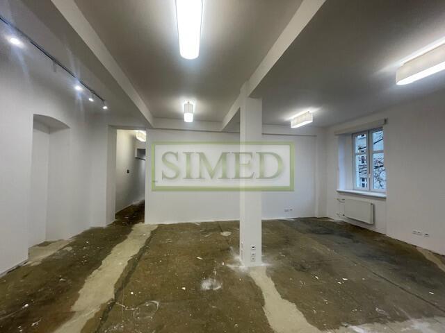 Odrestaurowana kamienica biurowa w Centrum