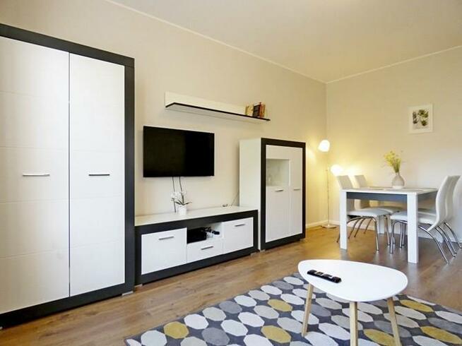 Słoneczna kawalerka w zielonej okolicy- Odyńca 63A