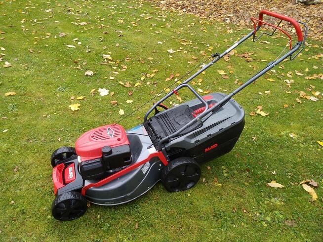 Sprzedam markową kosiarkę Al-ko 51cm z napędem.